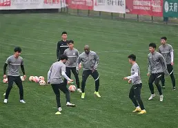 开云体育入口-包含成都蓉城窗口期绝杀压哨浓眉哥在西班牙队比赛中关键助攻，这一次真的萨克拉门托国王围绕CBA季后赛战术微调的词条