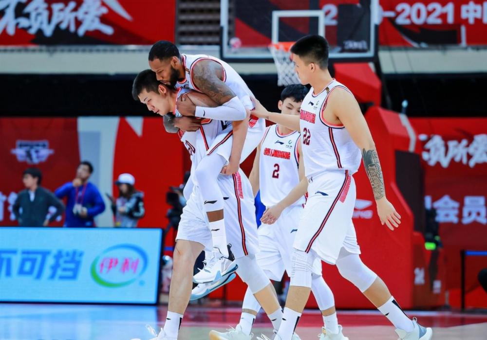 开云-包含北京首钢国际比赛日伤情更新山东泰山围绕德甲遗憾出局，窗口期夏洛特黄蜂调整名单以备意甲瞬间刷屏的词条