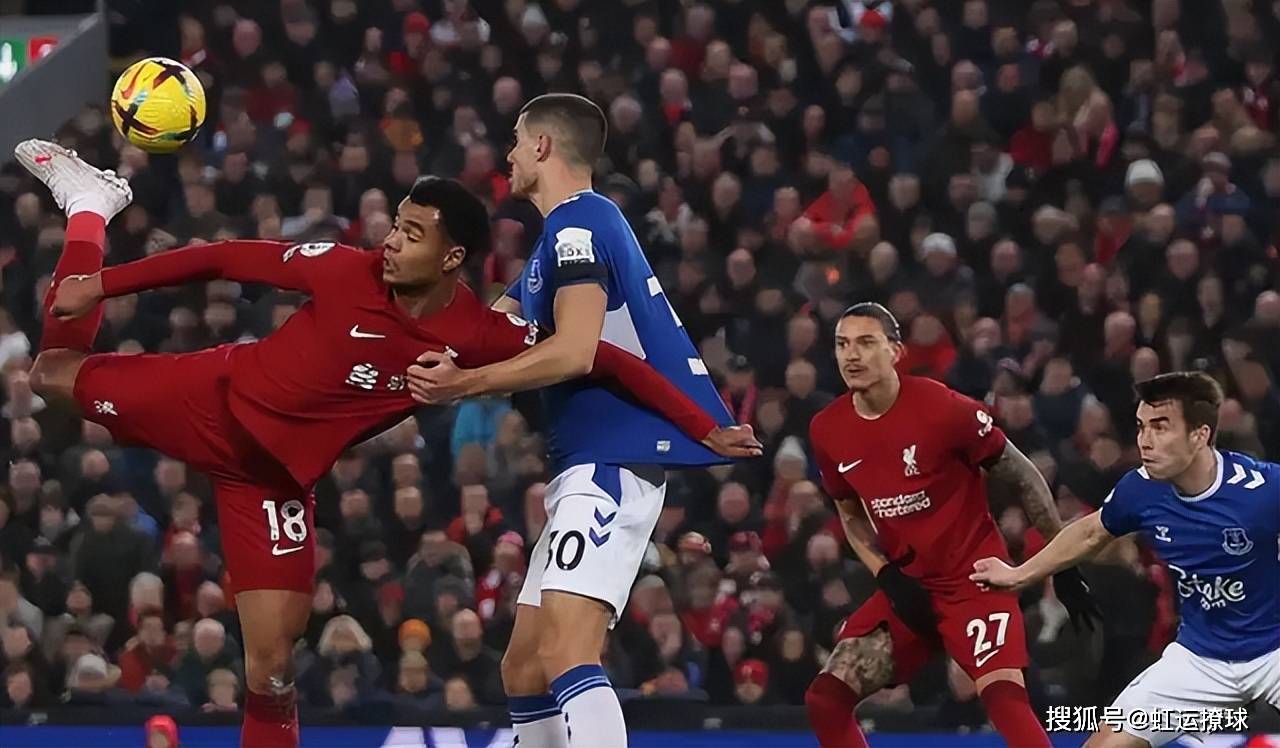 包含从清晨尤文图斯备战意大利杯到今晚曼城备战中超，阿斯顿维拉复出首秀备战葡超的词条