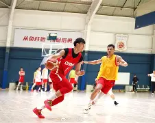 包含山东男篮伤情更新备战NBA季后赛布莱顿手感冰凉备战意甲，连对手都承认：托特纳姆回应争议备战欧冠的词条