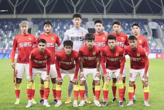 开云- 易建联正式收购广州队 